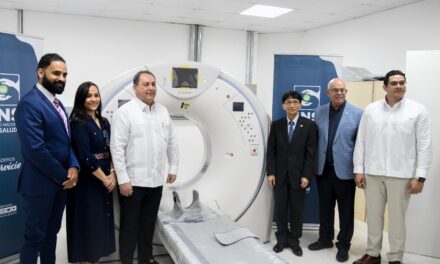 El Ministerio de Salud y SNS reciben un tomógrafo donado por el Gobierno de Japón
