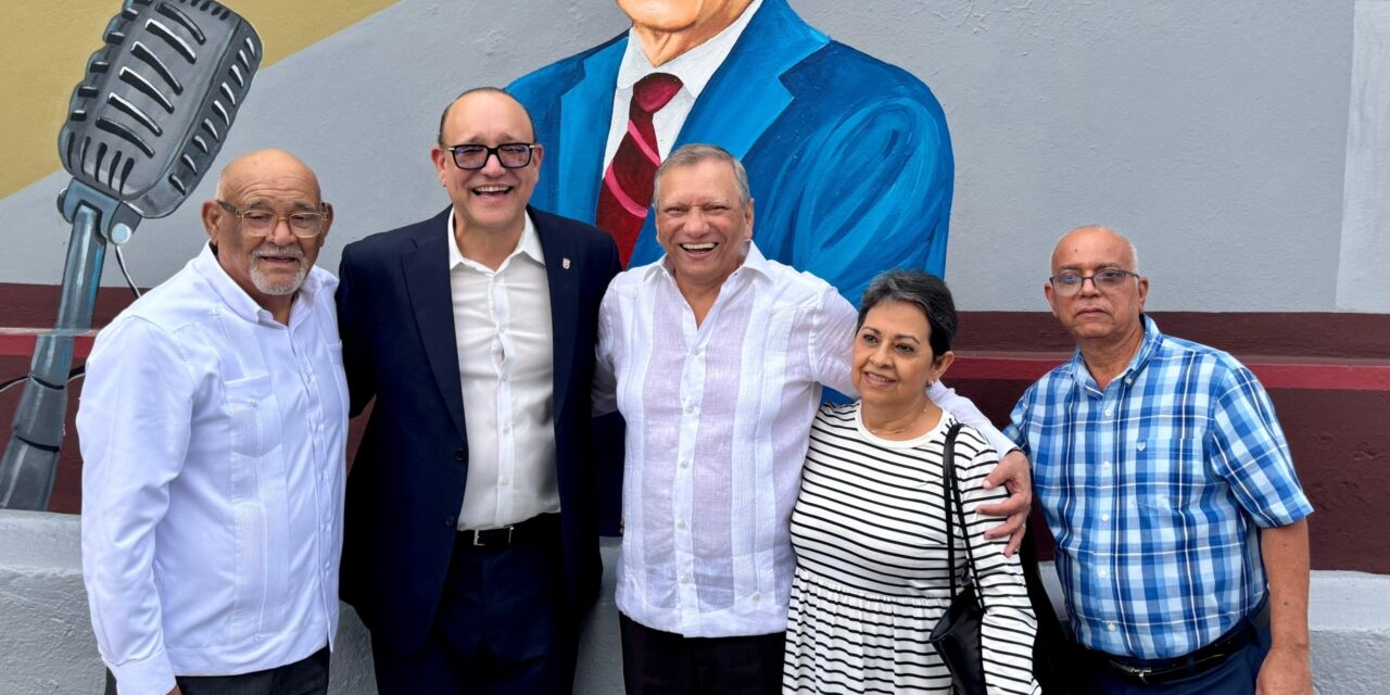 Leonardo Aguilera es homenajeado con un mural en Santiago