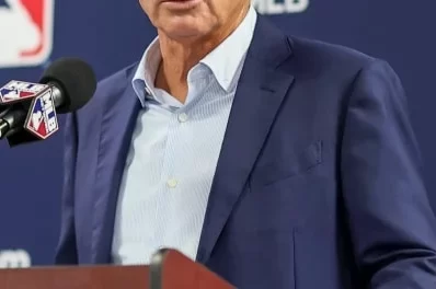 Luis Abinader recibirá hoy comisionado de MLB