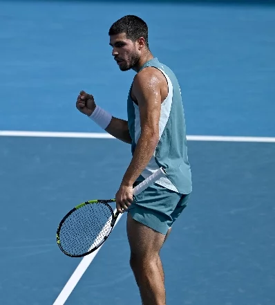 Carlos Alcaraz vs. Novak Djokovic en una batalla sin pausa