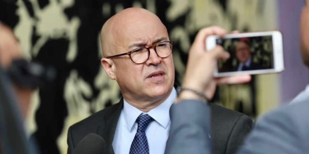 Francisco Domínguez Brito insta al Gobierno a reorientar la política ambiental