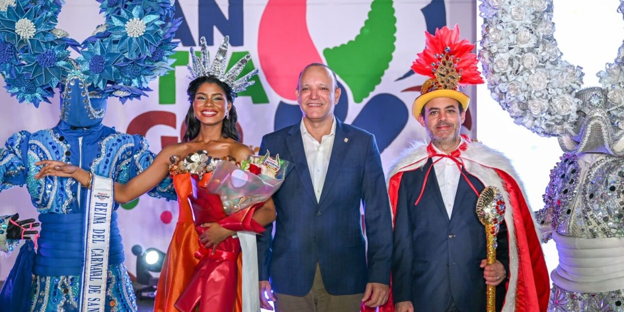 Presentan el rey y la reina del carnaval de Santiago 2025