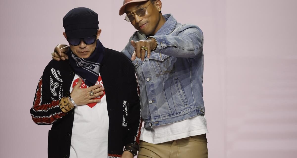 El hombre Vuitton se revela futurista y japonés en la pasarela de París