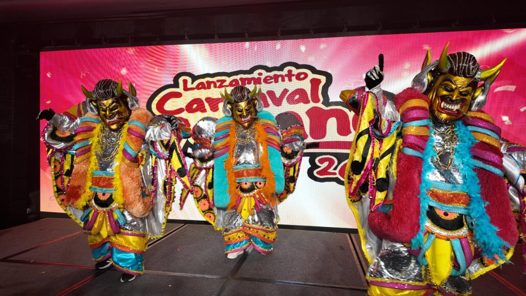 Los Broncos de La Vega hacen historia en el Carnaval Vegano 2025