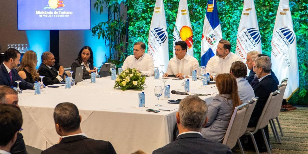 Collado lidera reunión de Confotur para impulsar inversión turística