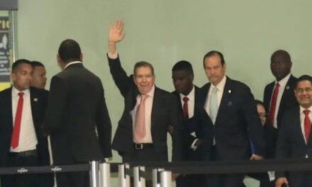Edmundo González Urrutia llega a República Dominicana