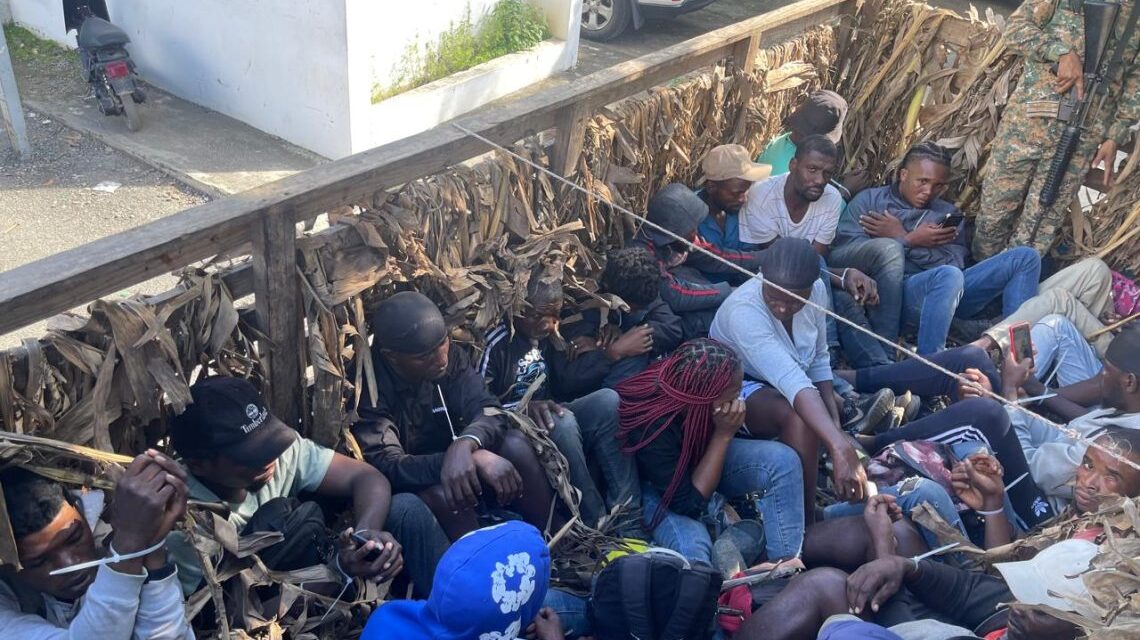 Ejército dominicano arresta a 38 haitianos indocumentados en dos operativos separados