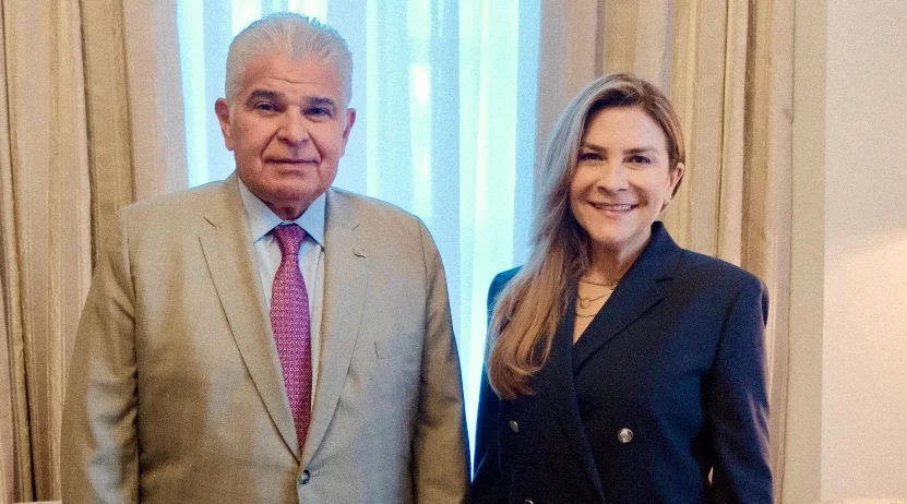 El corregidor Carolina Mejía se reúne con el presidente panameño