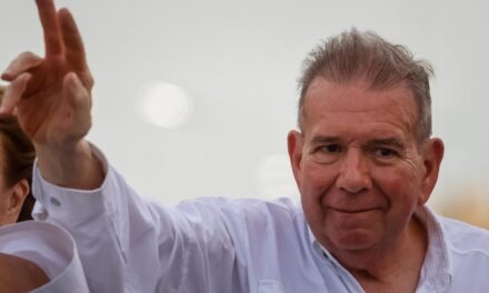 El líder contrincante venezolano Edmundo González llega a Guatemala