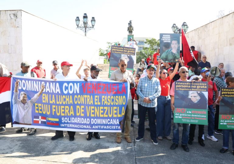 Grupos de izquierda dominicana protestan por entrevista de Edmundo González