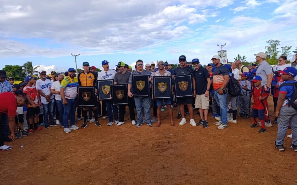 Puerto Plata International Sports Foundation realiza significativa donación a niños de ligas de béisbol