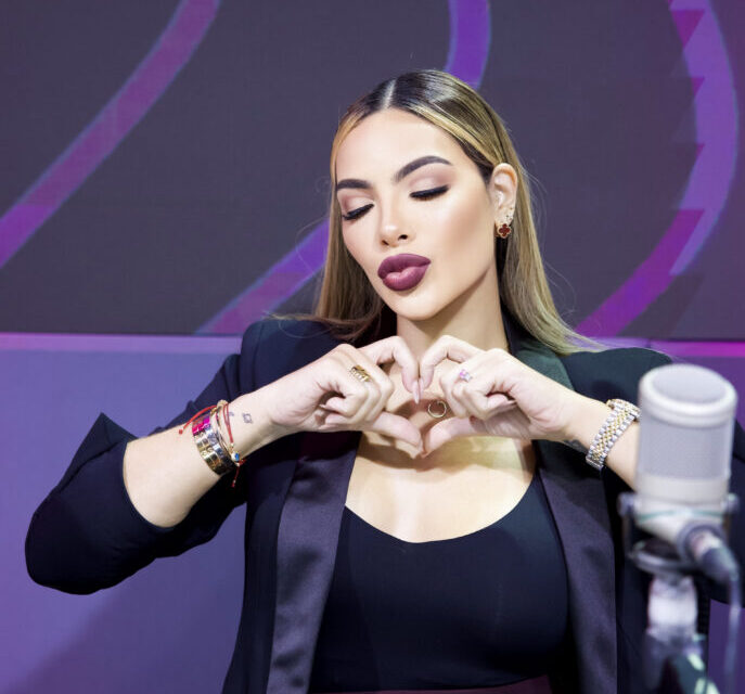 Sandra Berrocal confiesa que “está soltera, pero no sola”