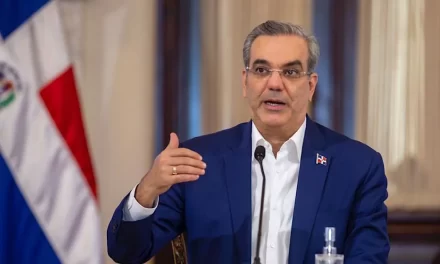 Luis Abinader ordena reparar el play de La Normal