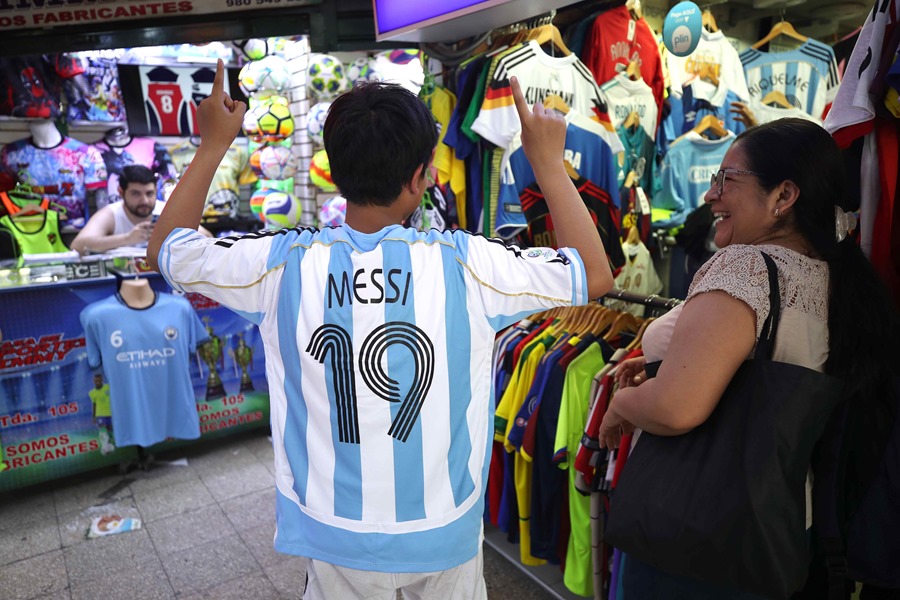 La ‘Messimania’ retraso al personaje argentino en Lima, Perú