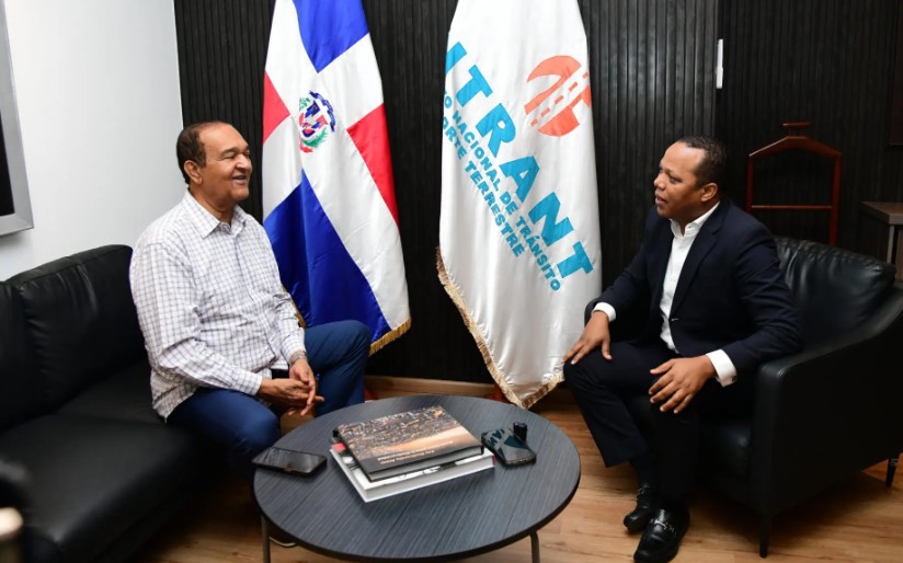 Revocan aumento de tarifa de peaje tras reunión entre líderes de transporte e Intrant