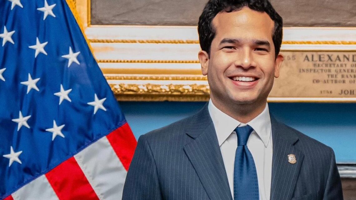 Senador Omar Fernández asistirá a toma de posesión de Trump