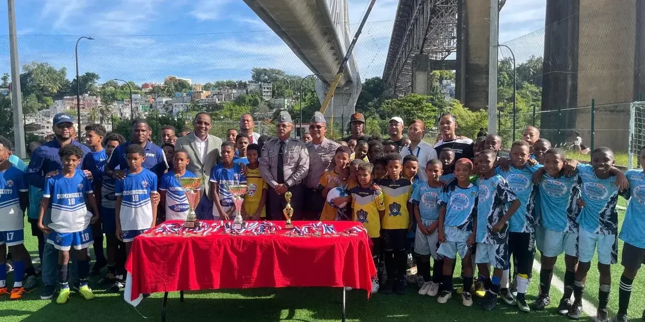 Inauguran torneo de fútbol «Copa Reyes Magos» de la Policía Nacional