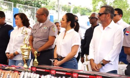 Inauguran Torneo de Béisbol Infantil en La Zurza dedicado a Faride Raful