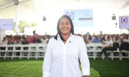 Diputada Leyvi Bautista reacciona “emocionada” a presentación de títulos y obras deportivas en Palavé