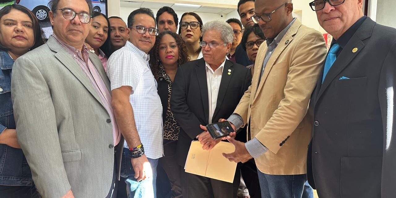 CMD ocupa el SNS y se declara en huelga de deseo