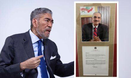 Miguel Mejía enmarca decreto que lo desvincula del gobierno del PRM yuxtapuesto a foto del padre de Abinader