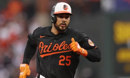 Santander acuerda por cinco temporadas con los Azulejos