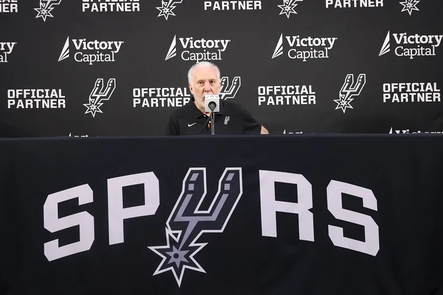Popovich comunica a los Spurs que no volverá este año, pero calma hacerlo «en un futuro»
