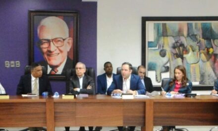 Danilo insta a los titulares de los secretarios de la PLD a permanecer atentos a las acciones del gobierno