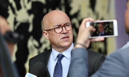 Francisco Domínguez Brito: «Lo que está sucediendo en Haití amenaza seriamente a la República Dominicana».