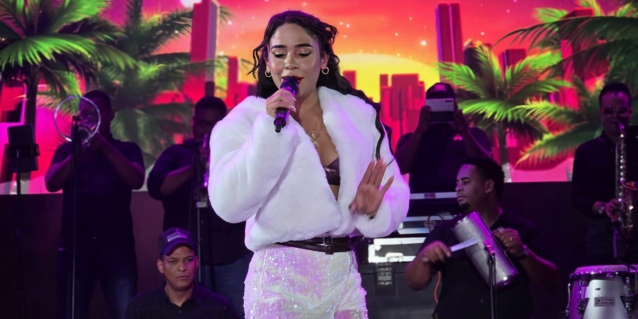 Steffany Constanza se presenta en el Anfiteatro Puerto Plata