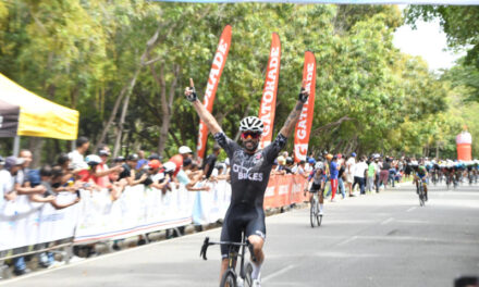 Rubén Campanioni resiste ataque y conquista la cuarta etapa de la Vuelta Ciclista Independencia Nacional