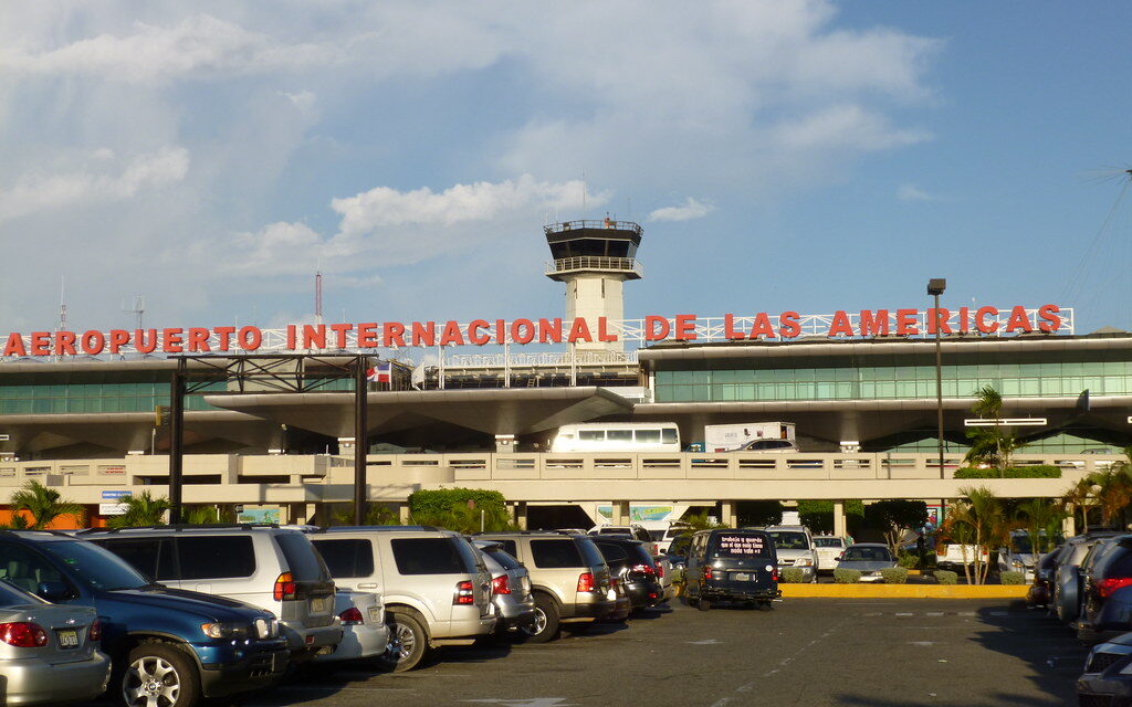 Aerodom defiende las regulaciones en medio de traspasar un automóvil quejas