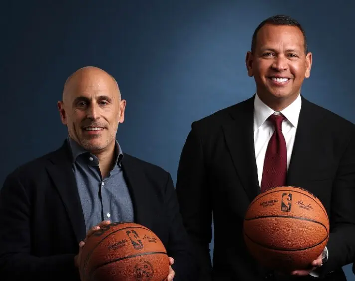 Venta de los Minnesota Timberwolves a Marc Lore y Alex Rodríguez debe continuar tras error arbitral