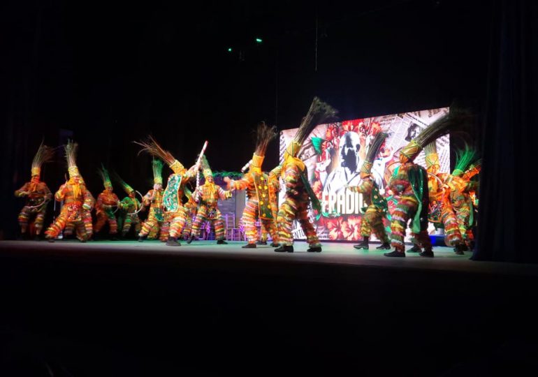 Ballet folklórico nacional y bellas artes rinde homenaje a Fradique Lizardo