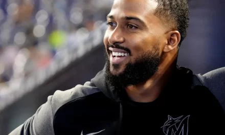 Sandy Alcántara y Freddy Peralta abrirán Día Inaugural