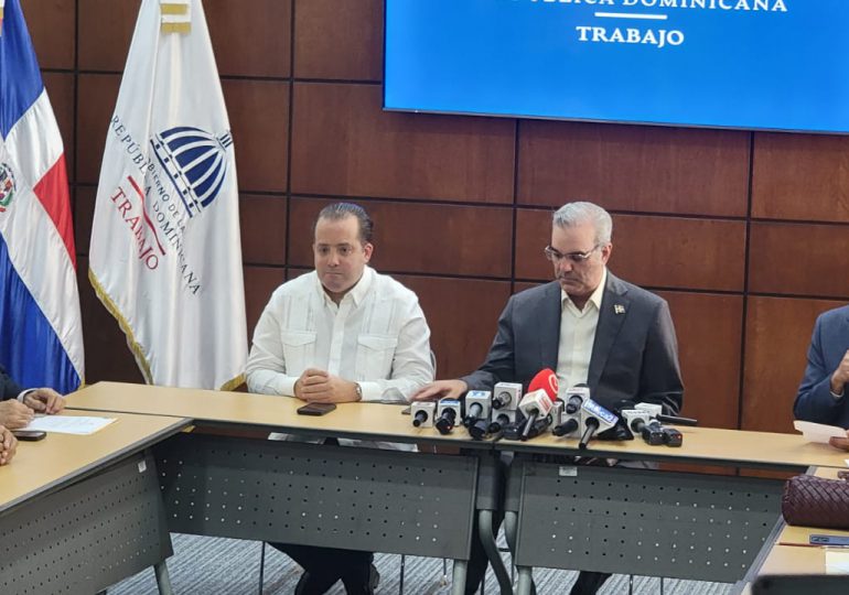 El presidente Abinader anuncia un aumento del salario exiguo del 20% para el sector privado