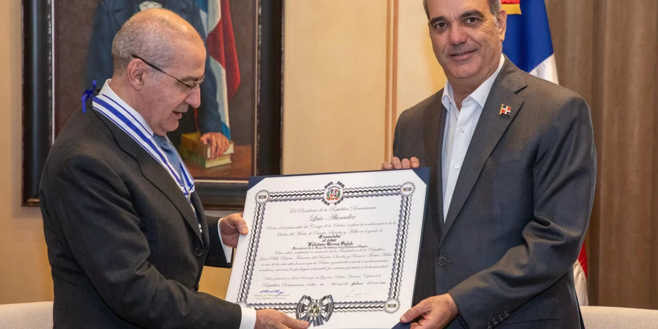 El presidente Abinader honra al historiador gachupin Feliciano Barrios