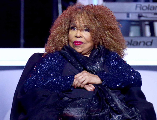 Roberta Flack muere, «Matándome suavemente con su canción» Voz en 88