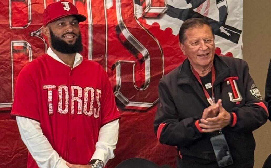 Emilio Bonifacio es presentado por los Toros de Tijuana en Mexicali