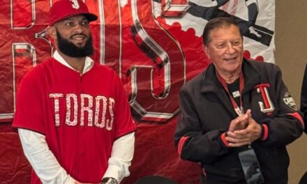 Emilio Bonifacio es presentado por los Toros de Tijuana en Mexicali