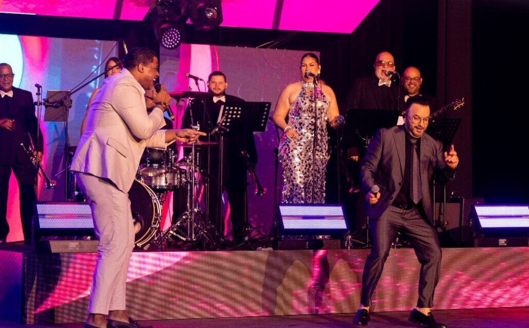 Joseph Fonseca recibe el apoyo del conocido y Merengueros en la celebración de sus 25 primaveras de carrera.