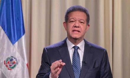 Gobierno se reúne hoy con Leonel Fernández para topar crisis total