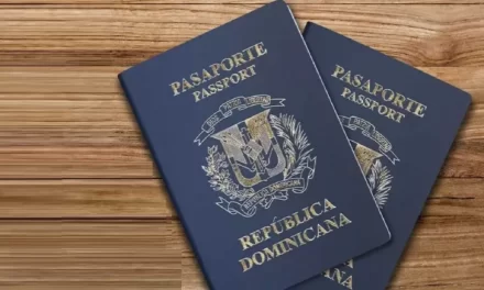 Los residentes protestan la reubicación de las oficinas de pasaporte a NACO