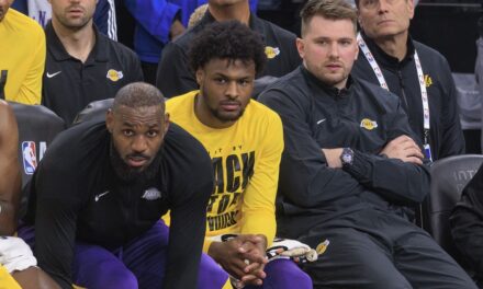 Doncic, Anthony Davis y Butler, cierran la ventana de traspasos más intensa de la NBA