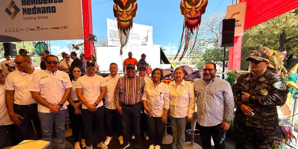 Estiman más de 60,000 visitantes en el primer domingo del Carnaval.