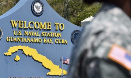 Estados Unidos ya ha comenzado a dirigir migrantes a Guantánamo, dice la Casa Blanca