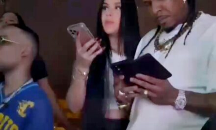 ¿No escondes tu bienquerencia? Toxic Crow se ve públicamente con su supuesto nuevo socio