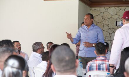 Eddy Alcántartara Leadra Reunión con presidentes y coordinadores municipales de su equipo para formalizar el PRM