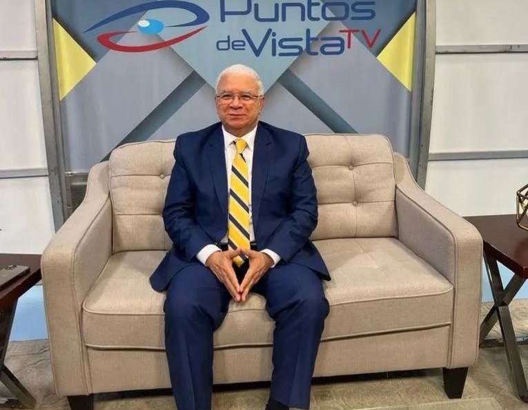 Tomás Hernández Alberto alabando los avances en transparencia y lucha contra la corrupción en el país