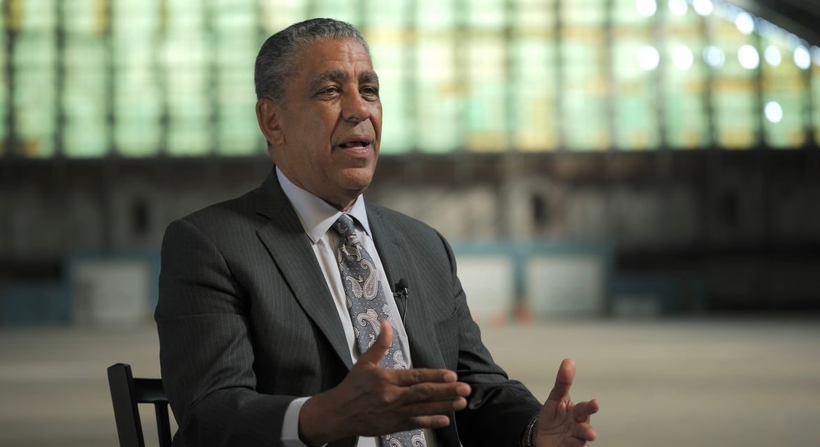 Los nuevos proyectos de películas de Diario en Washington teaser del documental sobre la vida del congresista Adriano Espaillat